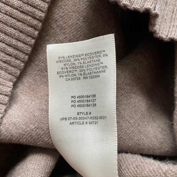 Wilfred Free Souvenir Sweater - Picture 9 of 13